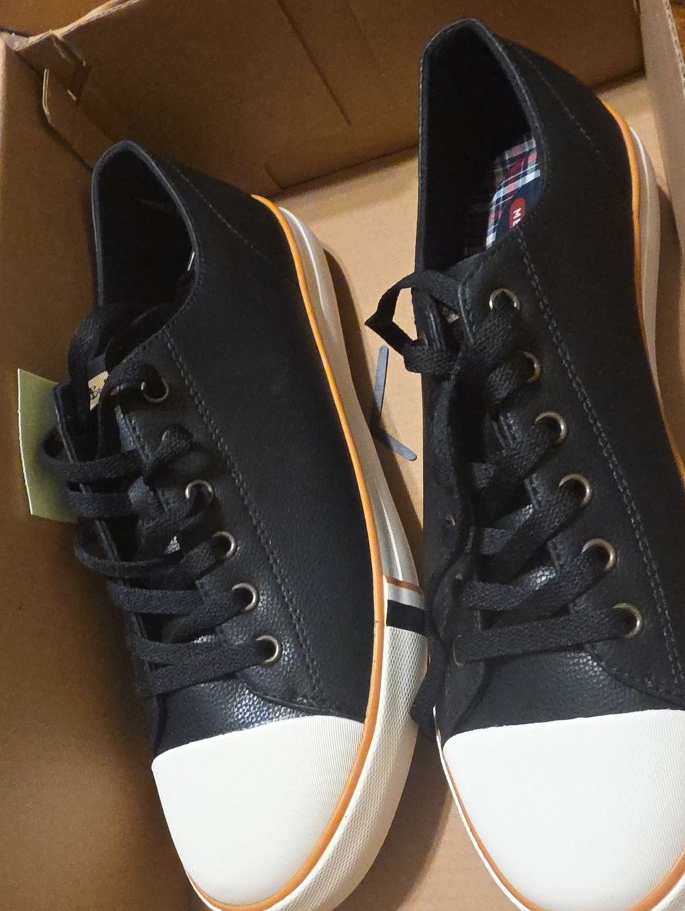 Ben Sherman Men's Hadley Low Leather Casual Sneakers in black